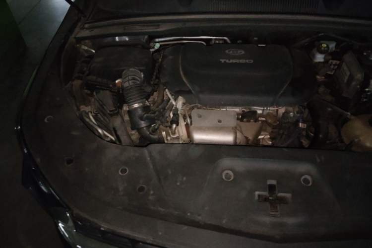 Used Wuling Victory 2020 1.5T CVT Flagship Edition Engine Bay Right