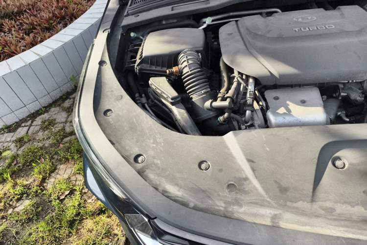 Used Wuling Victory 2020 1.5T CVT Flagship Edition Engine Bay Right