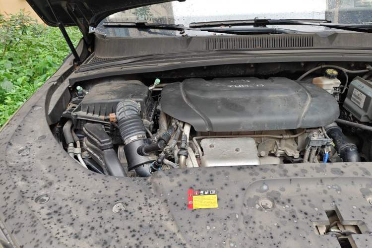 Used Wuling Victory 2020 1.5T Manual Elite Edition Engine Bay Right
