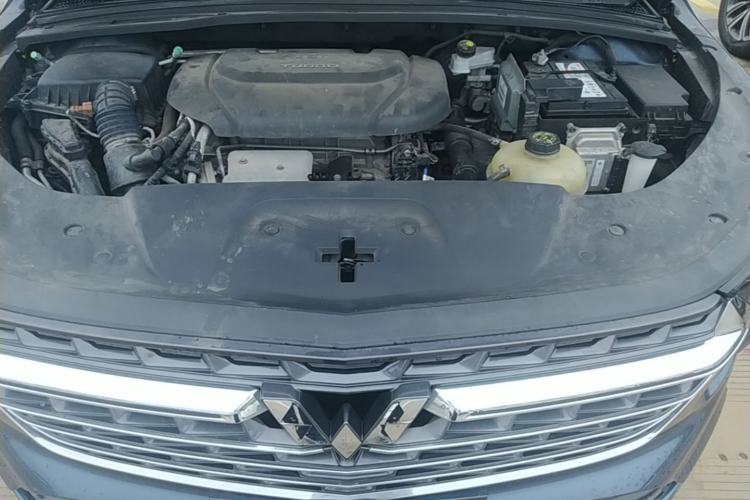Used Wuling Victory 2020 1.5T CVT Flagship Edition Engine Bay