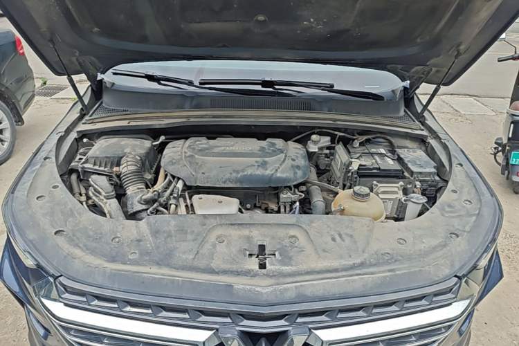 Used Wuling Victory 2020 1.5T CVT Luxury Model Engine Bay