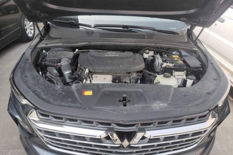 Used Wuling Victory 2020 1.5T CVT Flagship Edition Engine Bay