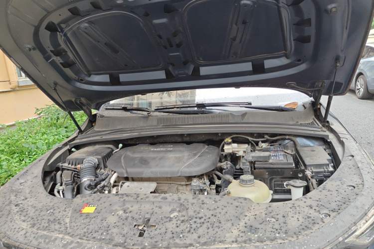 Used Wuling Victory 2020 1.5T Manual Elite Edition Engine Bay