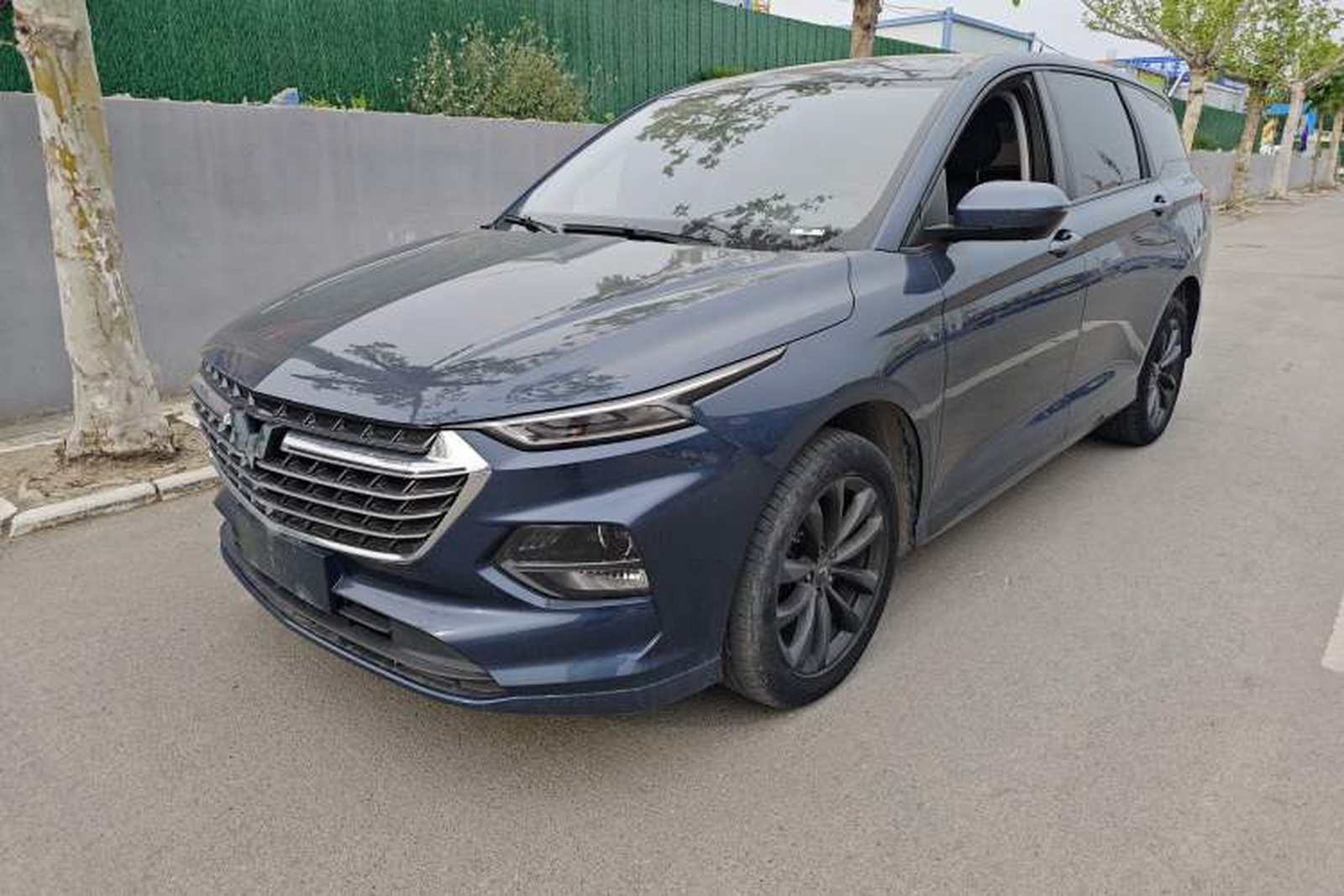 Фото Wuling с площадки