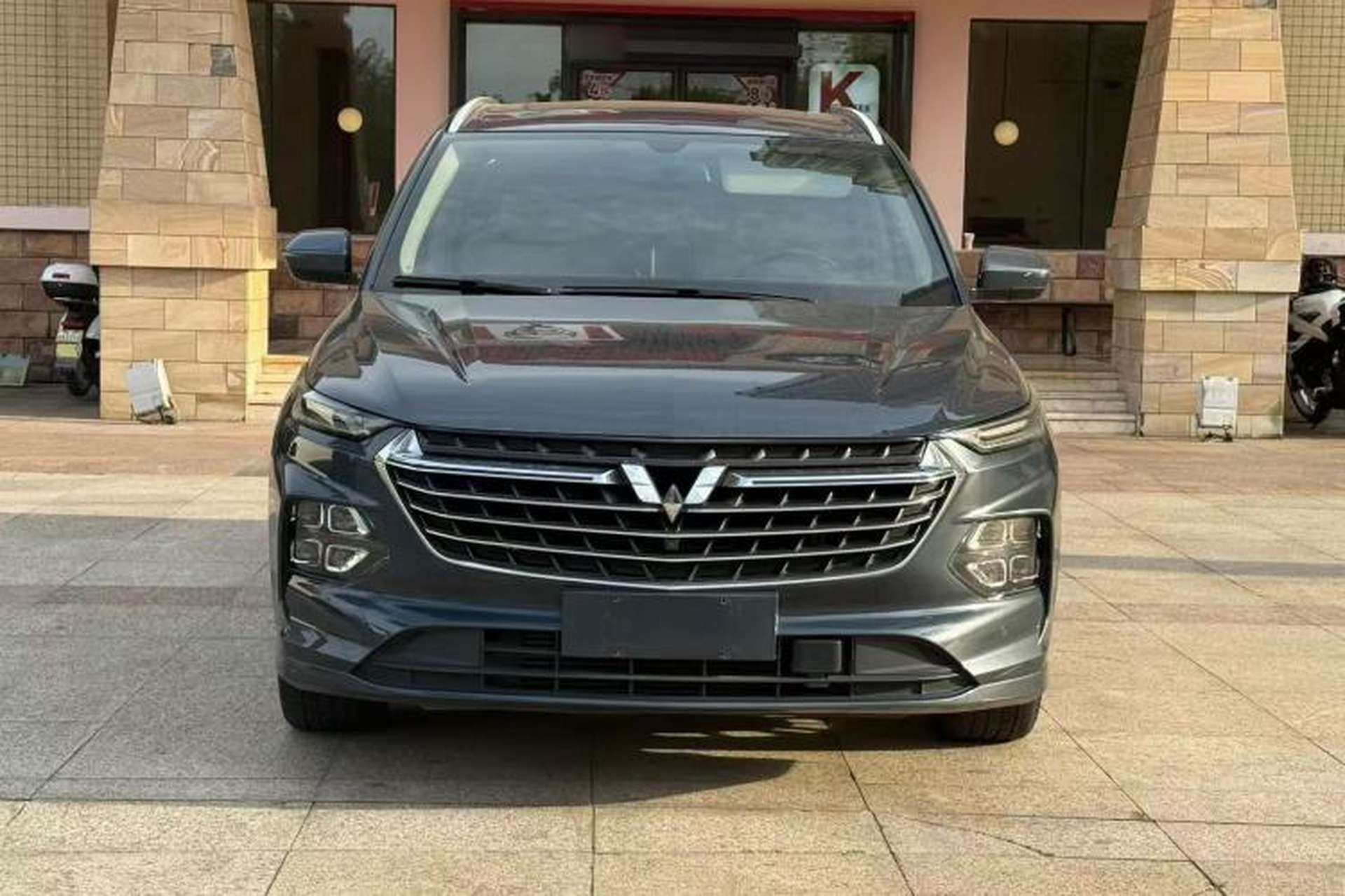 Used Wuling Victory 2020 1.5T CVT Flagship Edition Exterior 1