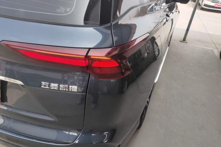Used Wuling Victory 2020 1.5T CVT Flagship Edition Exterior 3