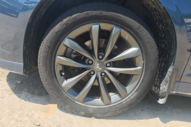 Used Wuling Victory 2020 1.5T Manual Elite Edition Exterior 4