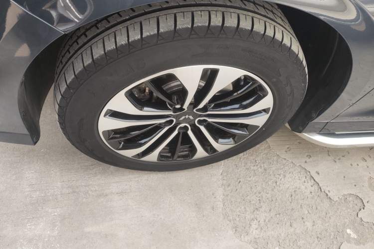 Used Wuling Victory 2020 1.5T CVT Flagship Edition Exterior 4