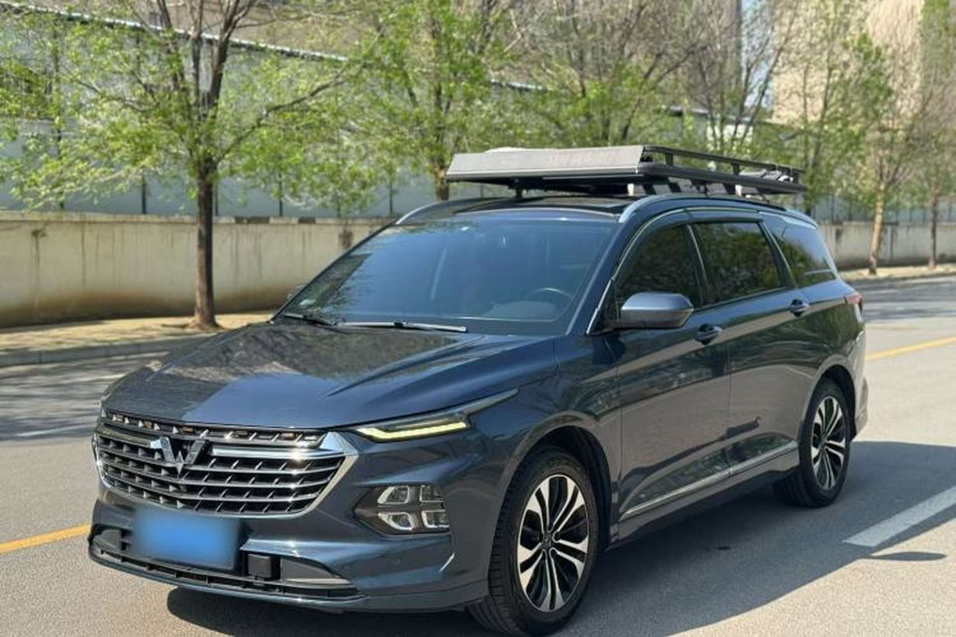 Used Wuling Victory 2020 1.5T CVT Flagship Edition Front Left 45 Deg