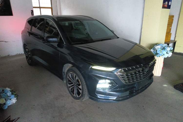Used Wuling Victory 2020 1.5T CVT Flagship Edition Front Right 45 Deg