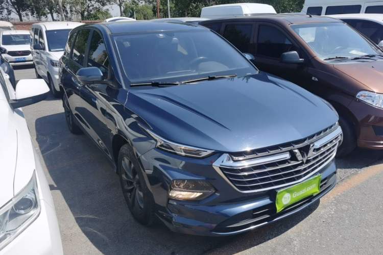 Used Wuling Victory 2020 1.5T CVT Elite Model Front Right 45 Deg