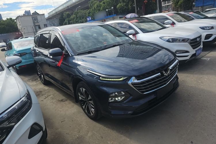 Used Wuling Victory 2020 1.5T CVT Flagship Edition Front Right 45 Deg