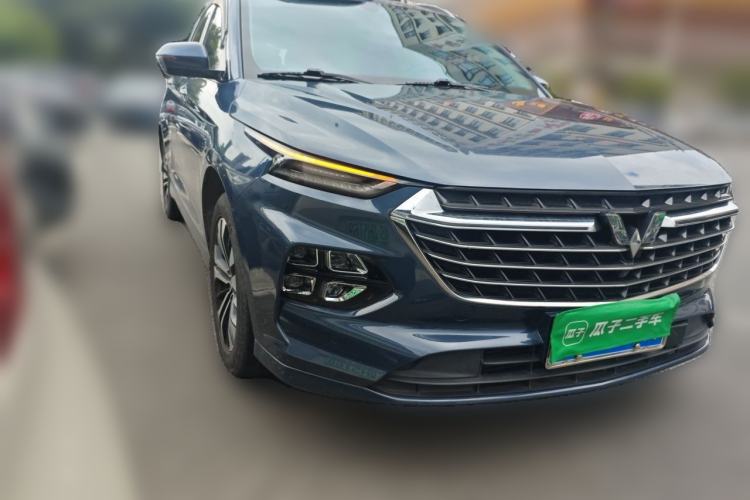 Used Wuling Victory 2020 1.5T CVT Flagship Edition Front Right 45 Deg