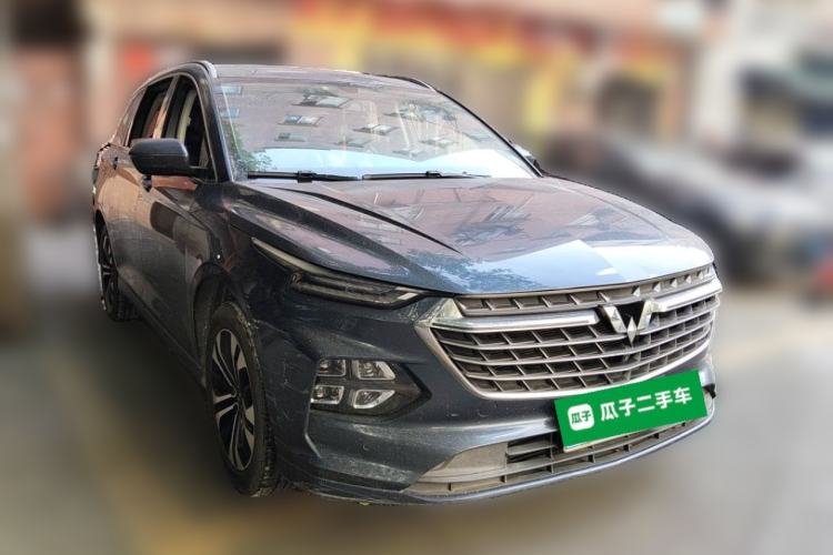 Used Wuling Victory 2020 1.5T CVT Flagship Edition Front Right 45 Deg