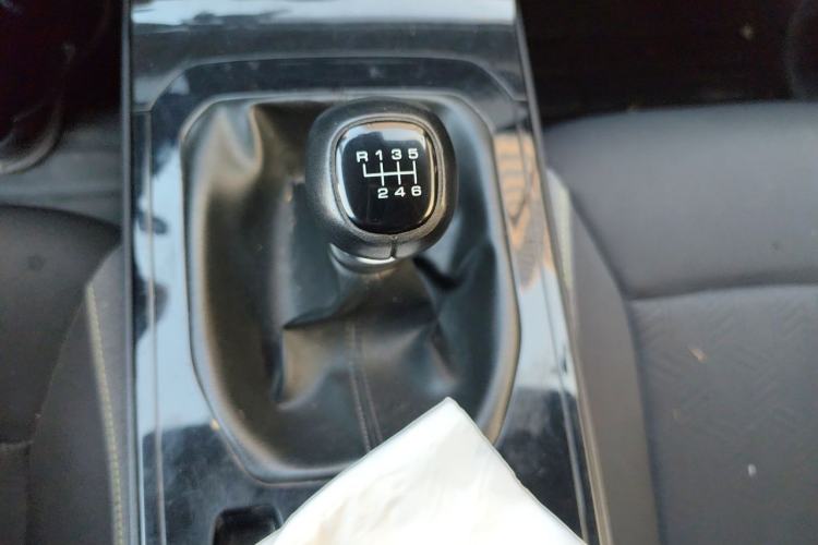 Used Wuling Victory 2020 1.5T Manual Elite Edition Gear Lever