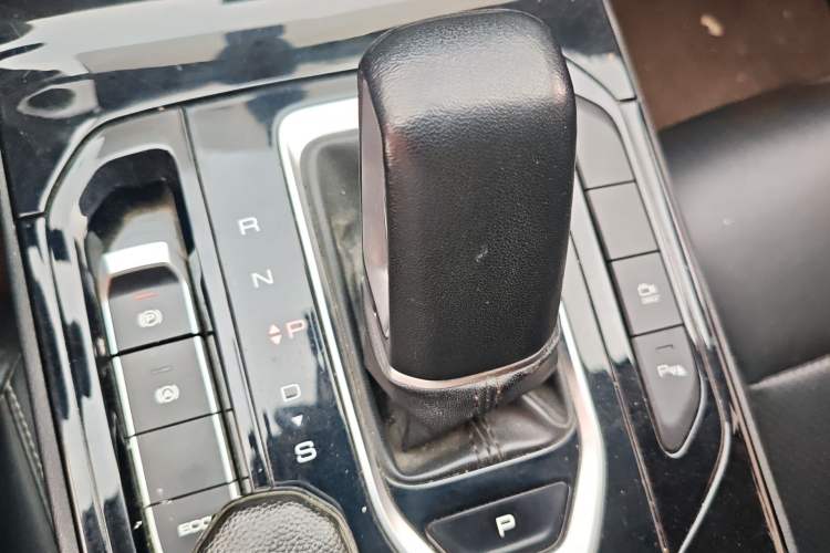 Used Wuling Victory 2020 1.5T CVT Flagship Edition Gear Lever