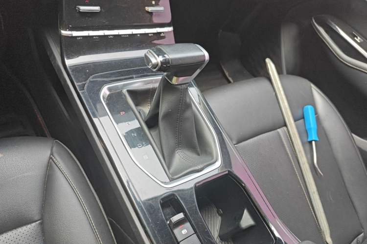 Used Wuling Victory 2020 1.5T CVT Luxury Model Gear Lever