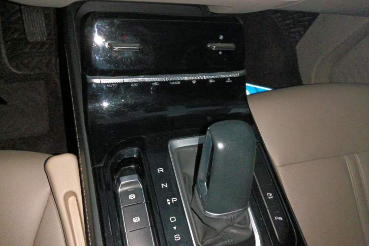 Used Wuling Victory 2020 1.5T CVT Flagship Edition Gear Lever