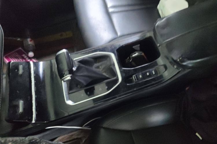 Used Wuling Victory 2020 1.5T CVT Luxury Model Gear Lever