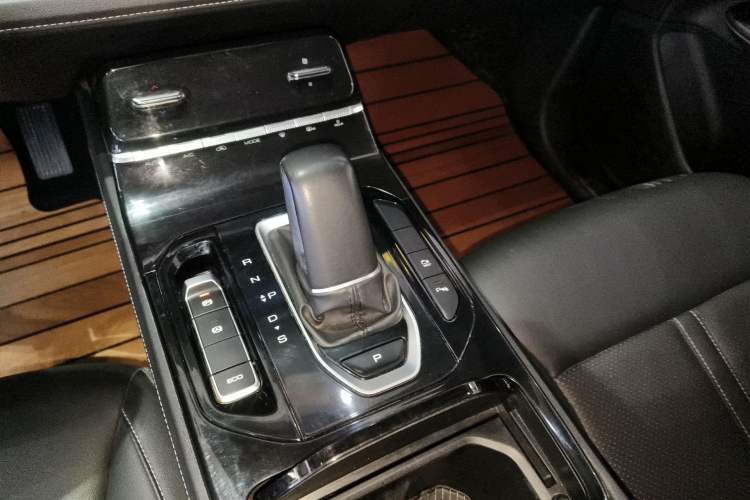 Used Wuling Victory 2020 1.5T CVT Flagship First-Class Model Gear Lever