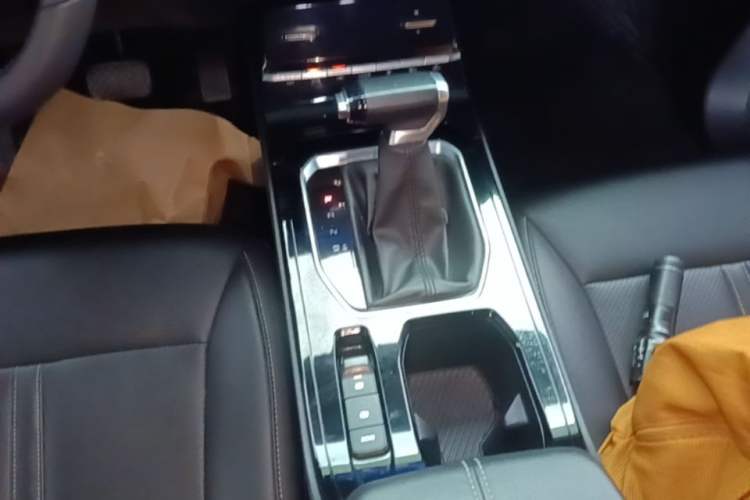 Used Wuling Victory 2020 1.5T CVT Luxury Model Gear Lever