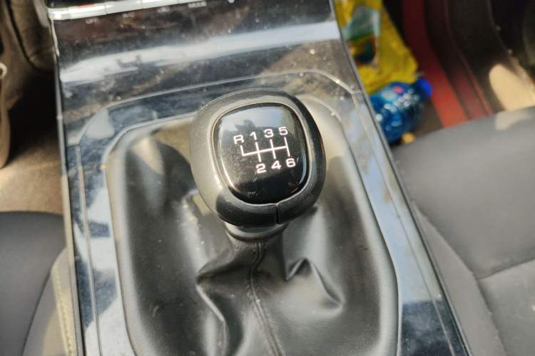 Used Wuling Victory 2020 1.5T Manual Elite Edition Gear Lever