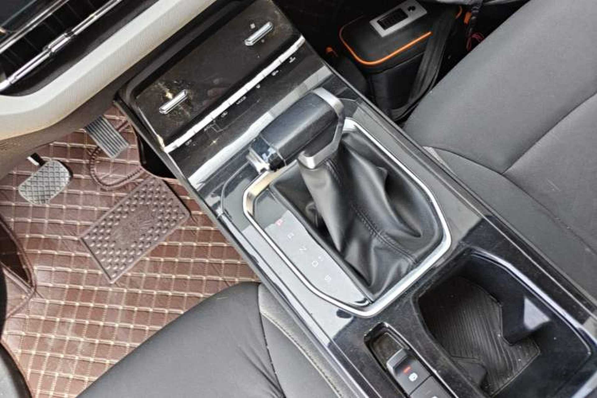 Used Wuling Victory 2020 1.5T CVT Elite Model Gear Lever
