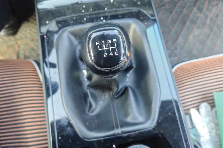 Used Wuling Victory 2020 1.5T Manual Elite Edition Gear Lever