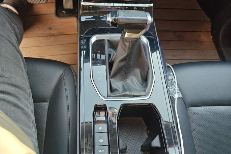 Used Wuling Victory 2020 1.5T CVT Luxury Model Gear Lever