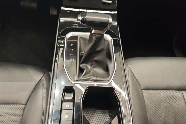 Used Wuling Victory 2020 1.5T CVT Luxury Model Gear Lever
