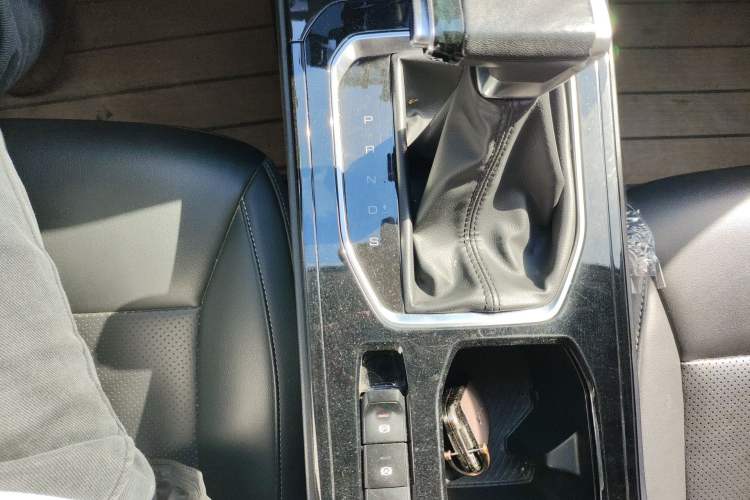 Used Wuling Victory 2020 1.5T CVT Luxury Model Gear Lever