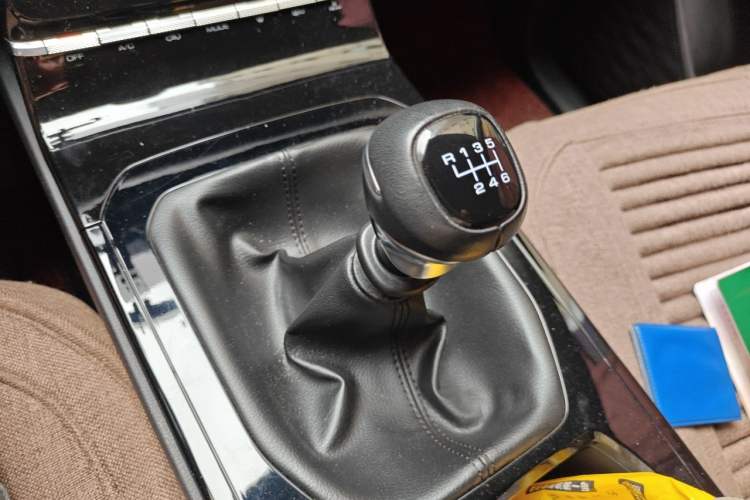 Used Wuling Victory 2020 1.5T Manual Elite Edition Gear Lever