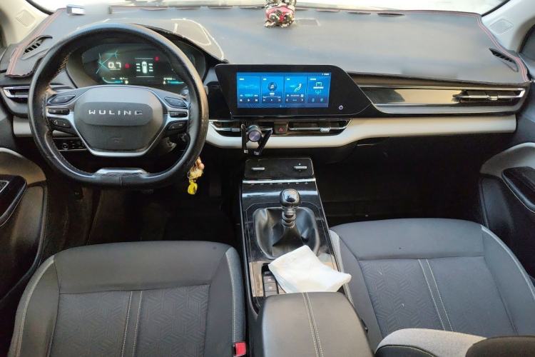 Used Wuling Victory 2020 1.5T Manual Elite Edition Interior 2