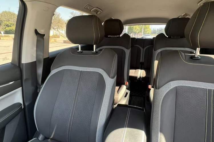Used Wuling Victory 2020 1.5T Manual Elite Edition Interior 2