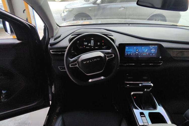 Used Wuling Victory 2020 1.5T CVT Luxury Model Interior 2