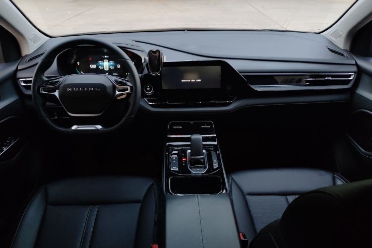 Used Wuling Victory 2020 1.5T CVT Flagship Edition Interior 2
