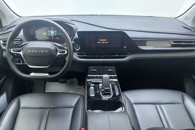 Used Wuling Victory 2020 1.5T CVT Flagship Edition Interior 2