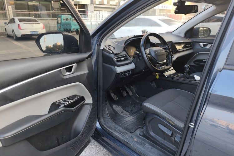 Used Wuling Victory 2020 1.5T Manual Elite Edition Interior 3