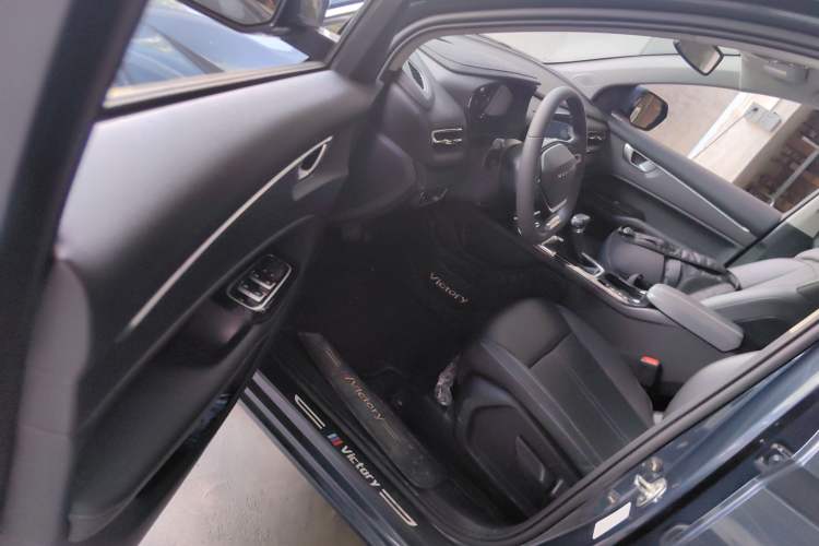 Used Wuling Victory 2020 1.5T CVT Luxury Model Interior 3