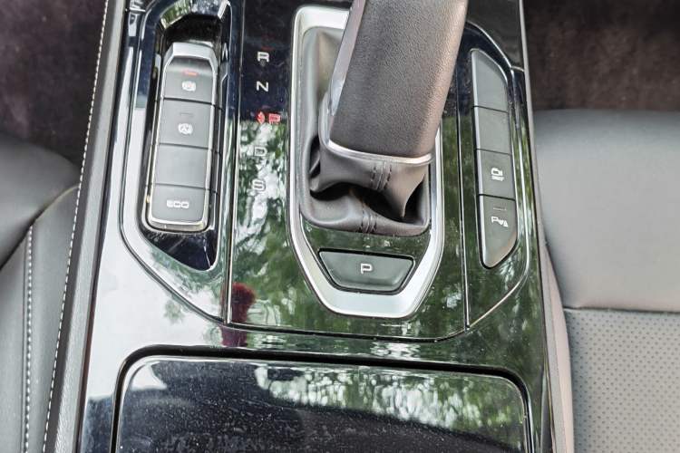 Used Wuling Victory 2020 1.5T CVT Flagship Edition Interior 4