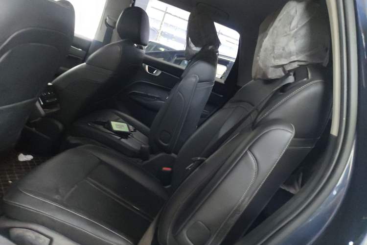 Used Wuling Victory 2020 1.5T CVT Luxury Model Interior 4