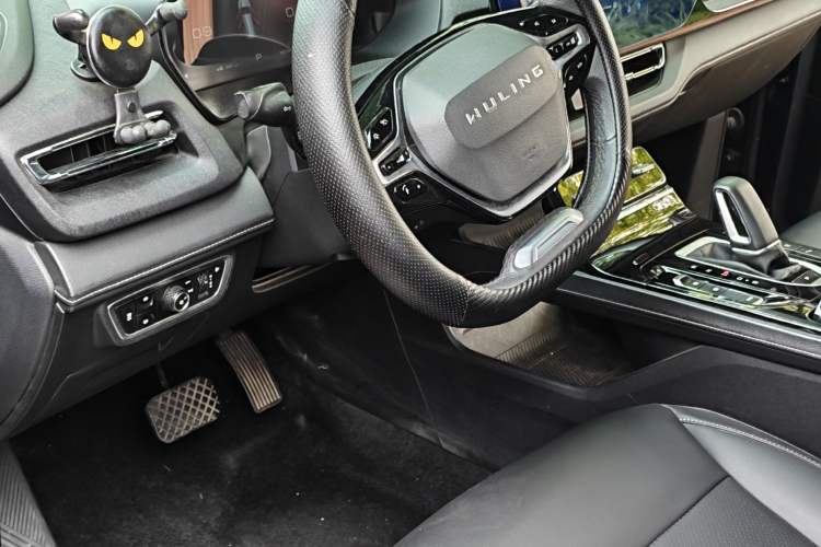 Used Wuling Victory 2020 1.5T CVT Flagship Edition Interior 5