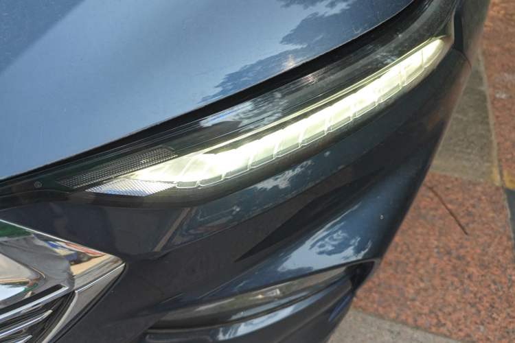Used Wuling Victory 2020 1.5T CVT Luxury Model Left Front Headlight