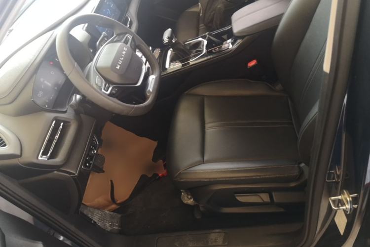 Used Wuling Victory 2020 1.5T CVT Luxury Model Left Front Seat