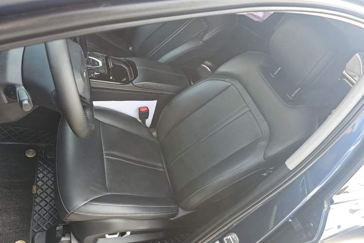Used Wuling Victory 2020 1.5T CVT Flagship Edition Left Front Seat