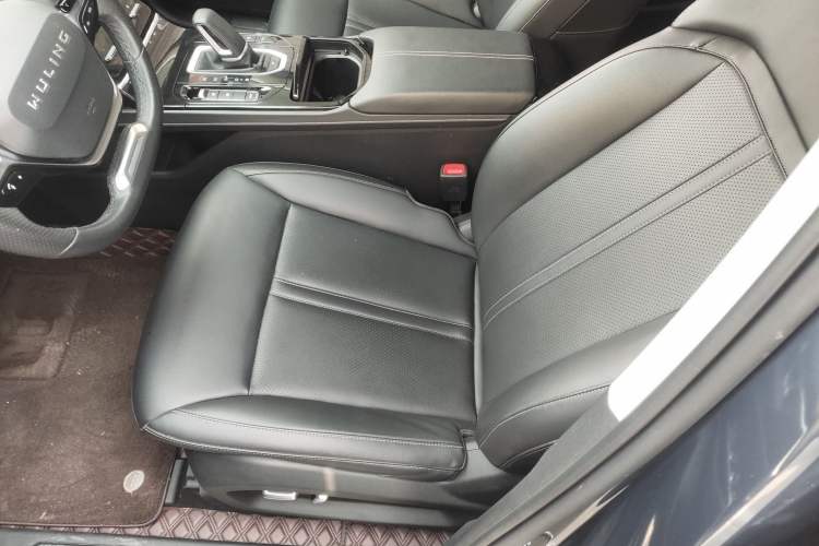 Used Wuling Victory 2020 1.5T CVT Flagship Edition Left Front Seat