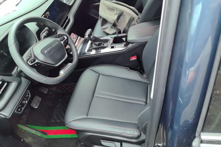 Used Wuling Victory 2020 1.5T CVT Luxury Model Left Front Seat