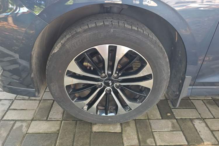 Used Wuling Victory 2020 1.5T CVT Flagship Edition Left Front Wheel Hub