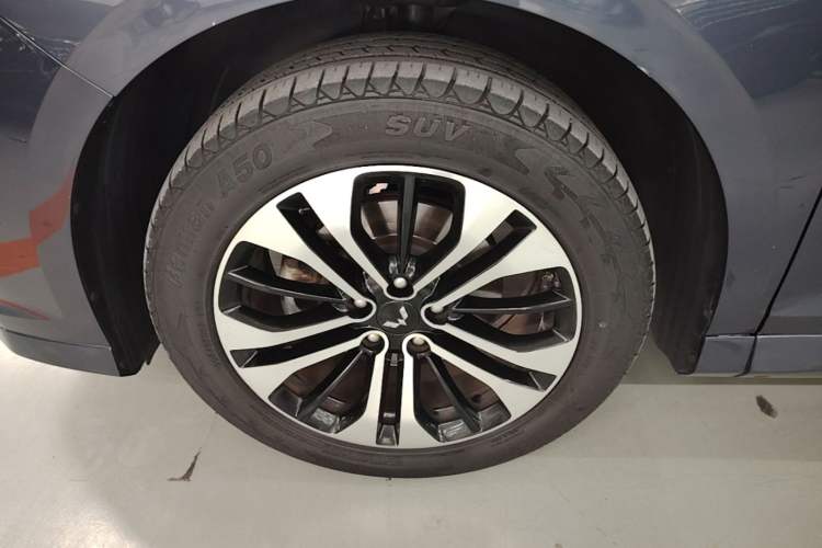 Used Wuling Victory 2020 1.5T CVT Flagship Edition Left Front Wheel Hub