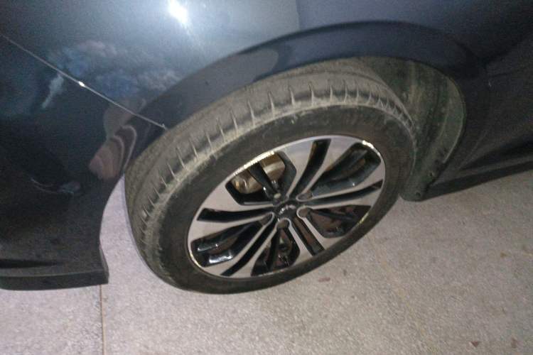 Used Wuling Victory 2020 1.5T CVT Flagship Edition Left Front Wheel Hub